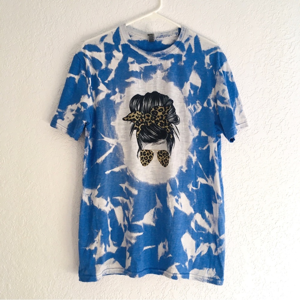 Momlife Tie Dye Messy Bun Leopard Print Unisex Everyday Tee Shirt Size L